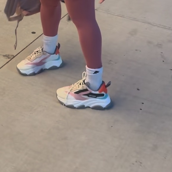 Steve Madden Women's Possession Sneaker‎ - Picture 12 of 13